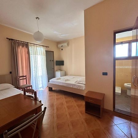 Maria Rentals Radhime Bagian luar foto