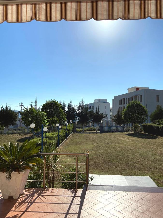 Maria Rentals Radhime Bagian luar foto